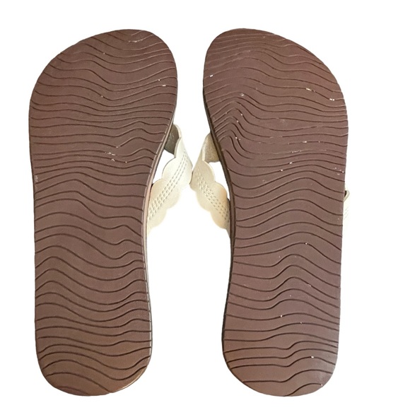 Reef Cushion Scallop Celine White Women’s Size 7 Sandals Flip Flops Pre-Owned - Picture 5 of 6